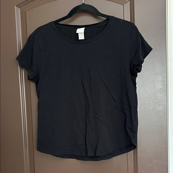 H&M Tops - H&M Black Short Sleeve Crewneck Tee